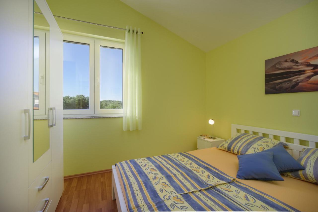 Apartmani Emil Трогир Экстерьер фото