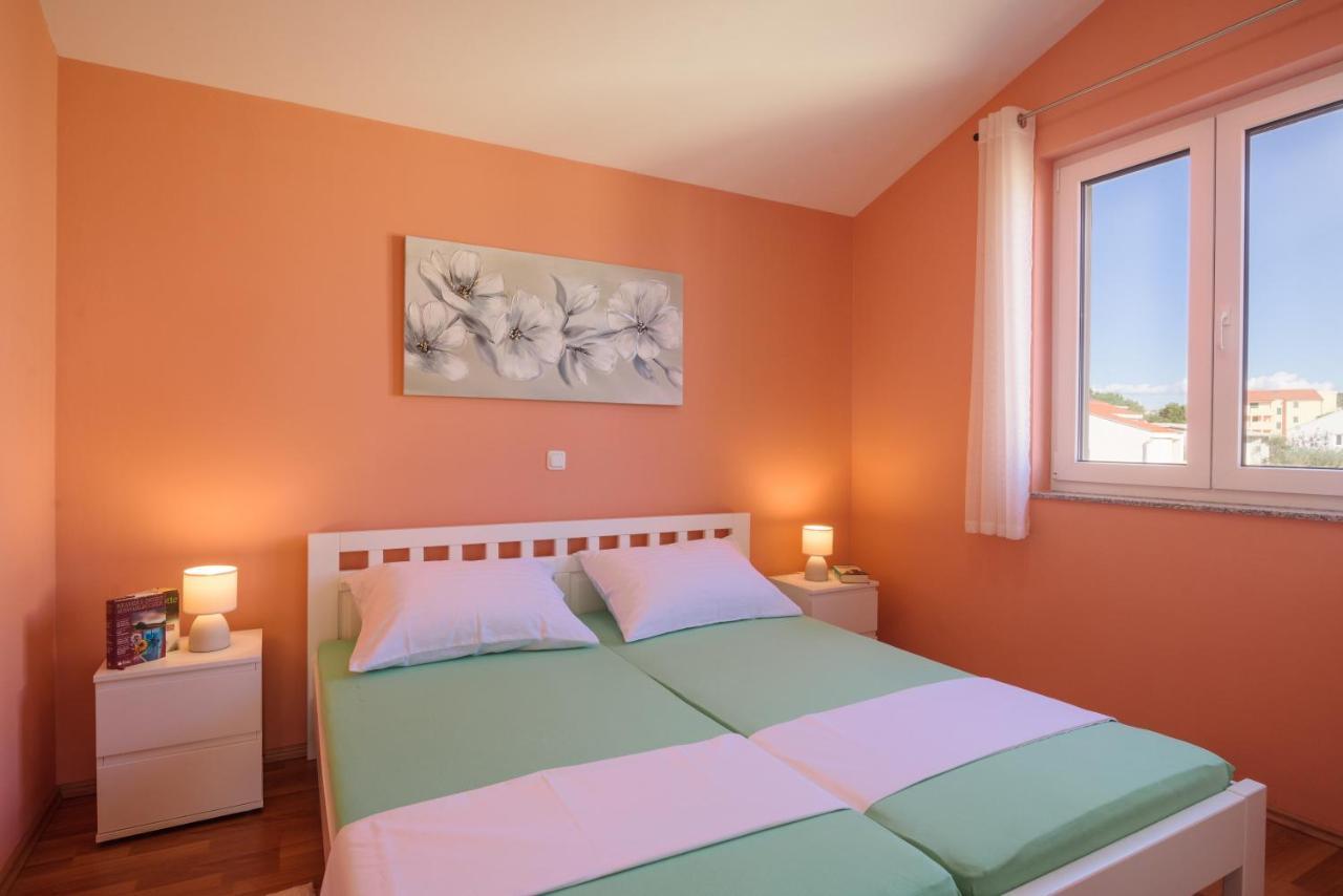 Apartmani Emil Трогир Экстерьер фото