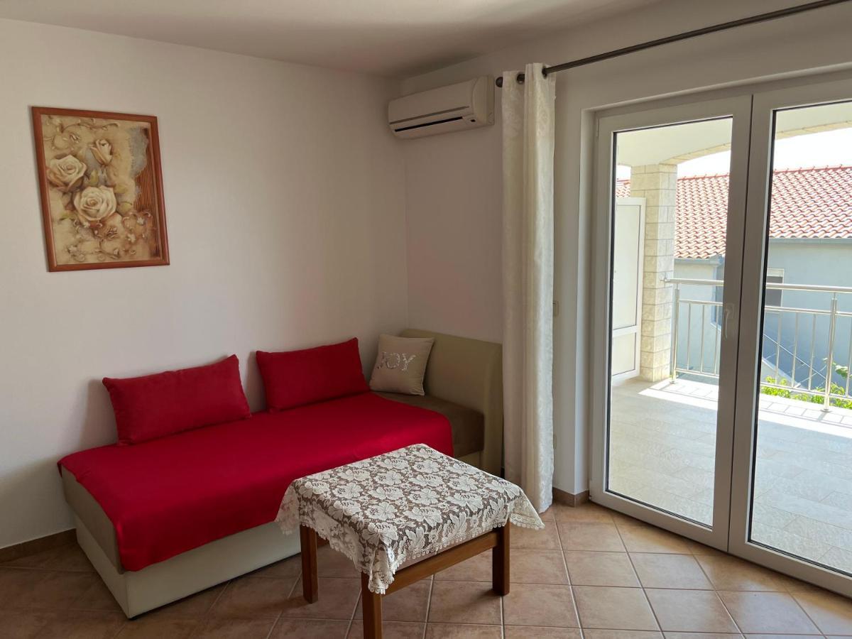Apartmani Emil Трогир Экстерьер фото